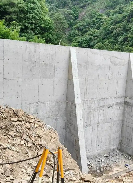 潍坊寒亭区重力式挡土墙